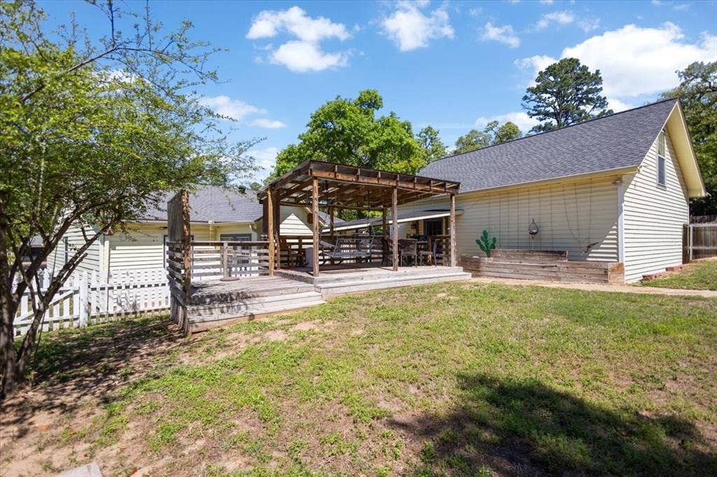 333 Lakeview Drive, Hideaway, TX 75771 333 Lakeview Drive, Hideaway, TX 75771