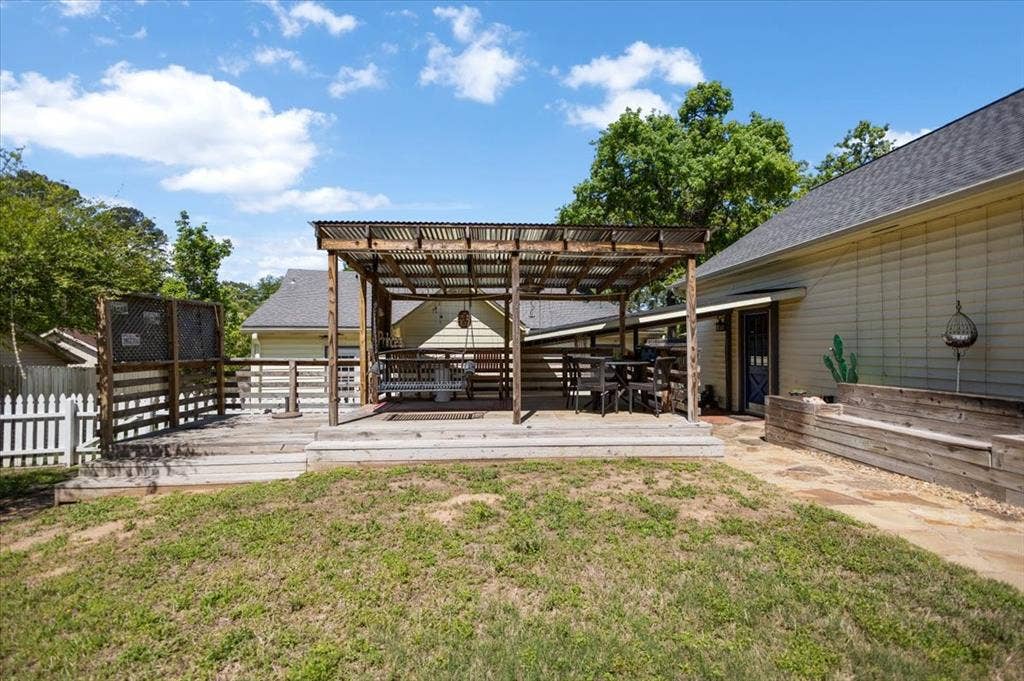 333 Lakeview Drive, Hideaway, TX 75771 333 Lakeview Drive, Hideaway, TX 75771