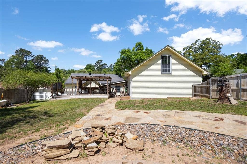 333 Lakeview Drive, Hideaway, TX 75771 333 Lakeview Drive, Hideaway, TX 75771