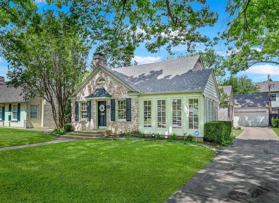 Property photo for 6011 Mccommas Boulevard, Dallas, TX