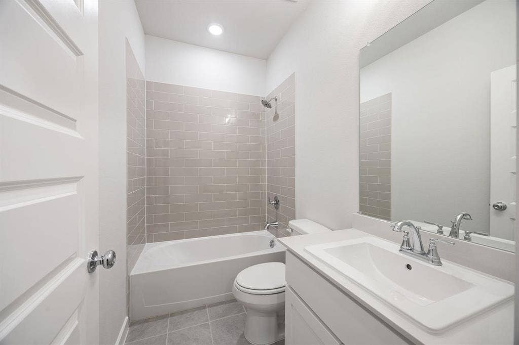 1461 Companero Street, Haslet, TX 76052 Bathroom in the Wimbledon home plan by Trophy Signature Homes – REPRESENTATIVE PHOTO