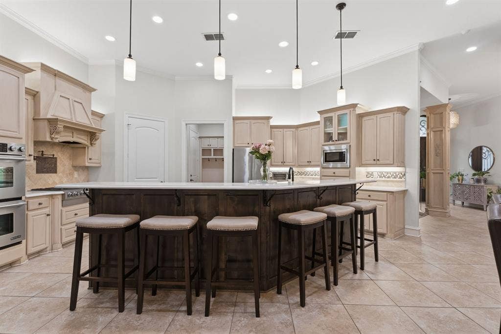 1915 Stoneleaf Drive, Tyler, TX 75703 1915 Stoneleaf Drive, Tyler, TX 75703