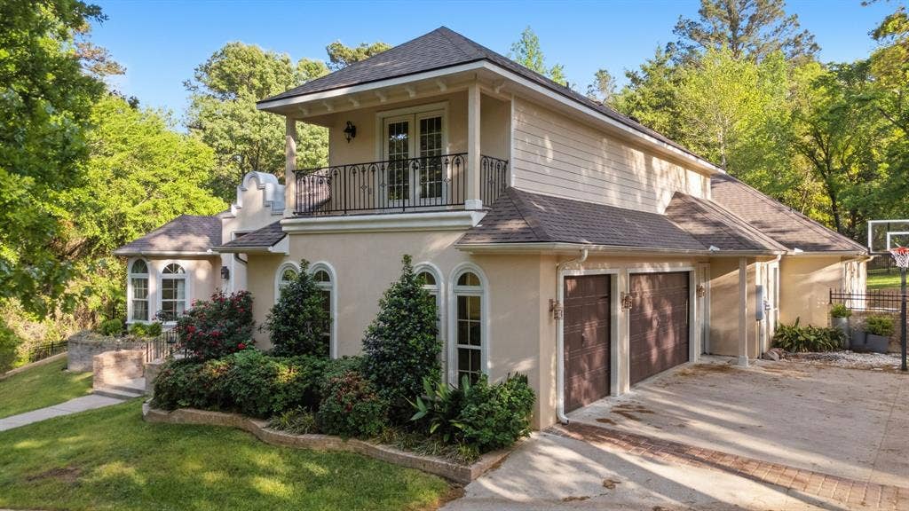 1915 Stoneleaf Drive, Tyler, TX 75703 1915 Stoneleaf Drive, Tyler, TX 75703