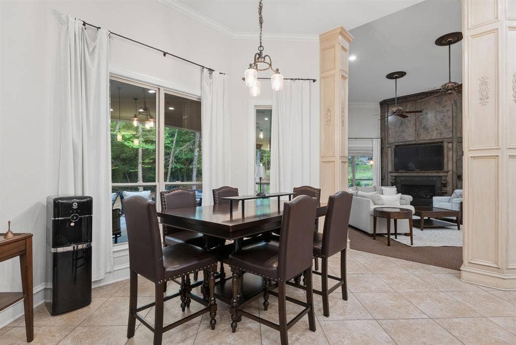 1915 Stoneleaf Drive, Tyler, TX 75703 1915 Stoneleaf Drive, Tyler, TX 75703