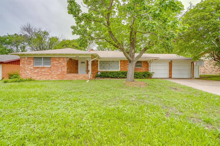 Property photo for 2008 Terbet Lane, Fort Worth, TX