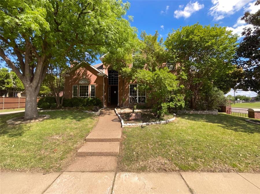 Property photo for 2400 Creekview Drive, Plano, TX