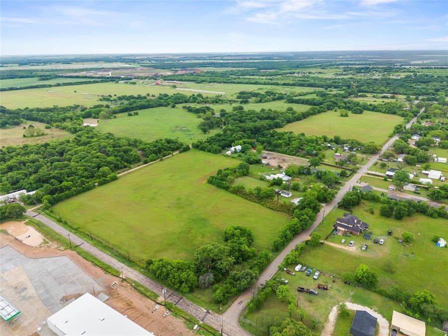 Property photo for 1000 Mcdonald Lane, Bellmead, TX