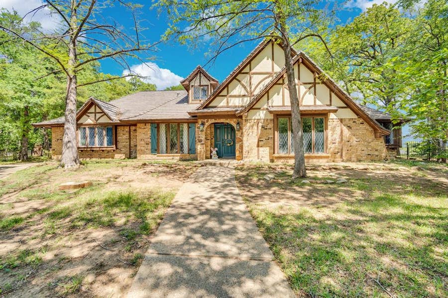 Property photo for 505 Highwoods Trail, Fort Worth, TX