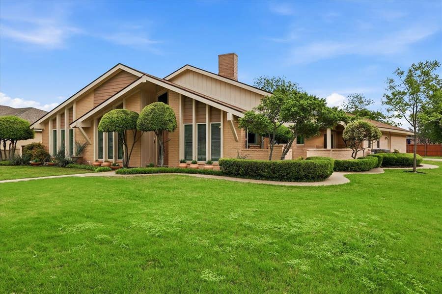 Property photo for 400 Sheffield Drive, Richardson, TX