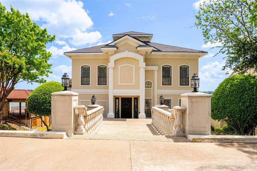 Property photo for 5001 Rio Vista Drive, Granbury, TX