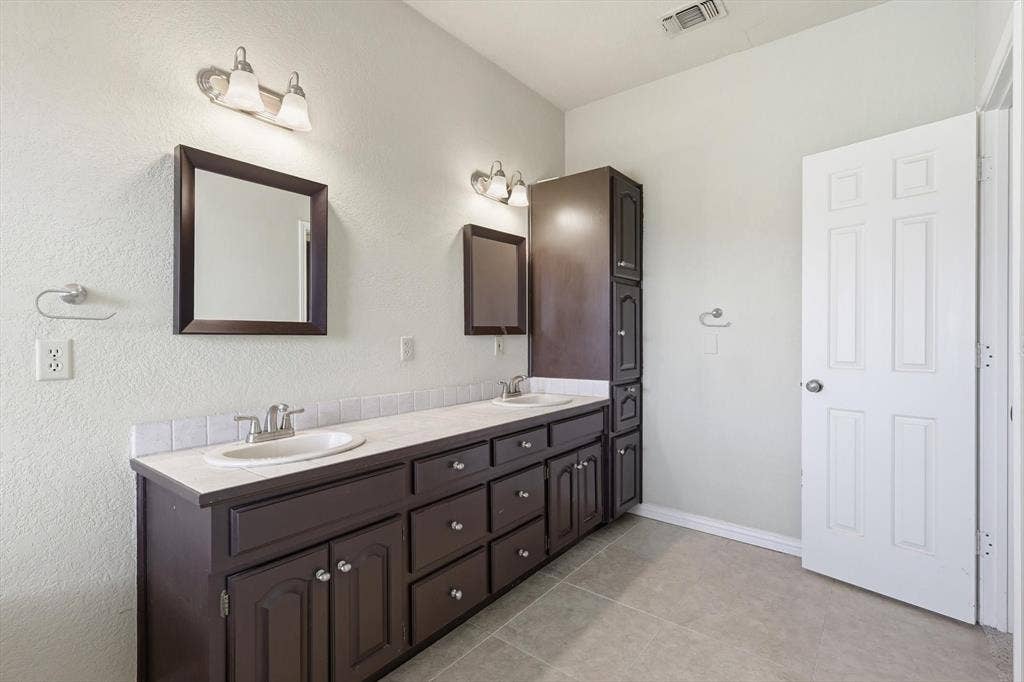 211 Bayne Road, Haslet, TX 76052