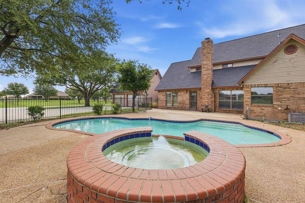 211 Bayne Road, Haslet, TX 76052