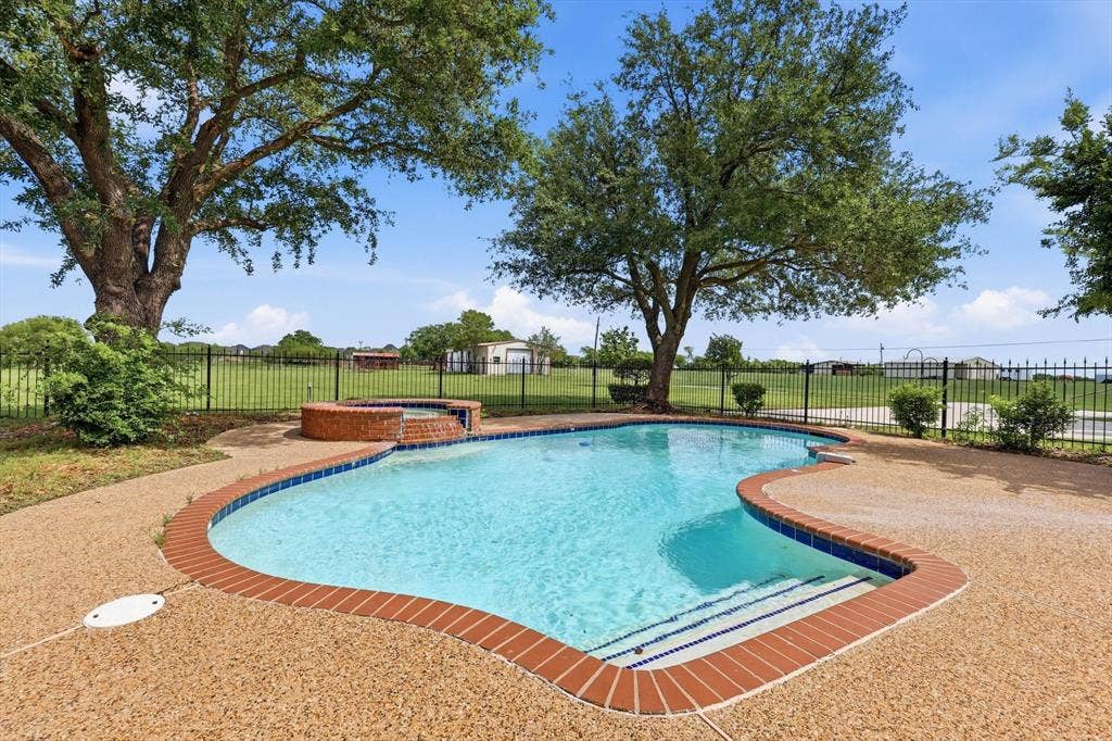 211 Bayne Road, Haslet, TX 76052