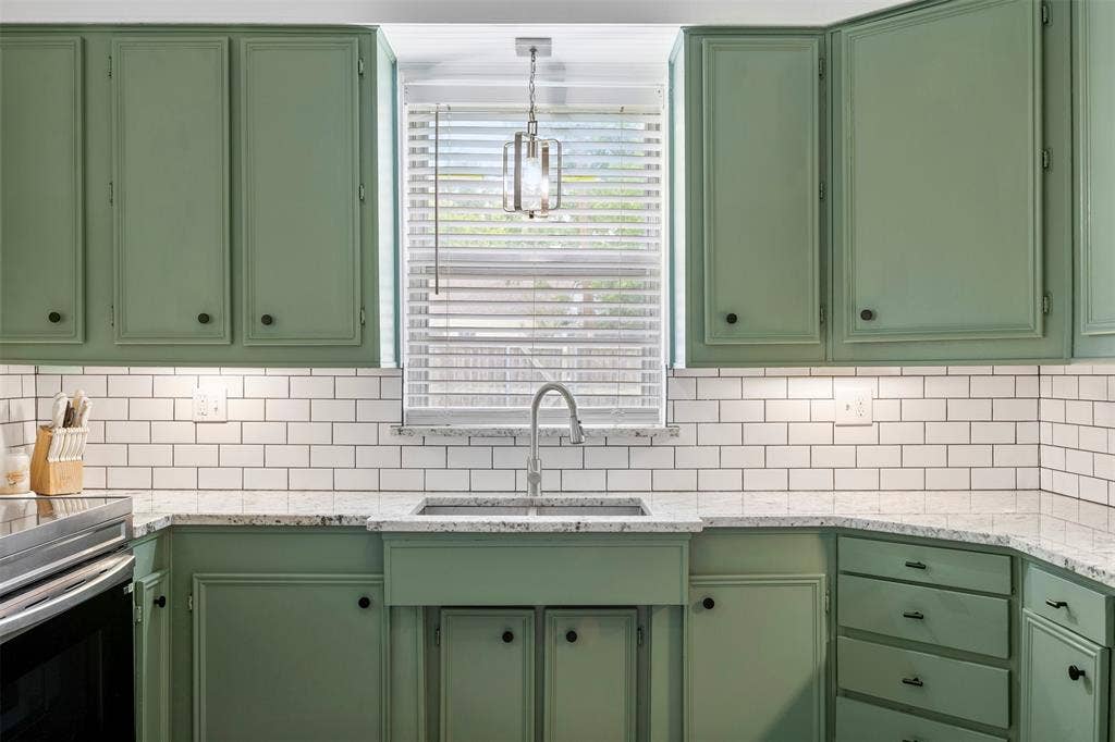 401 N Dallas Street, Ennis, TX 75119 401 N Dallas Street, Ennis, TX 75119