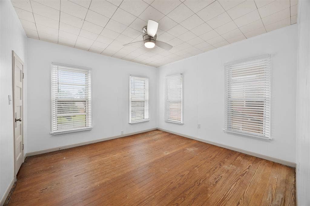 401 N Dallas Street, Ennis, TX 75119 401 N Dallas Street, Ennis, TX 75119