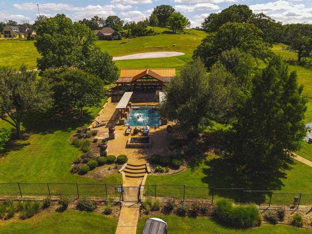 5455 Saddle Ridge Court, Athens, TX 75752 Birds eye view of property