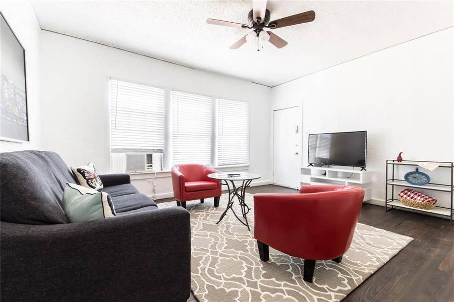 Property photo for 320 W Canty Street, #4, Dallas, TX