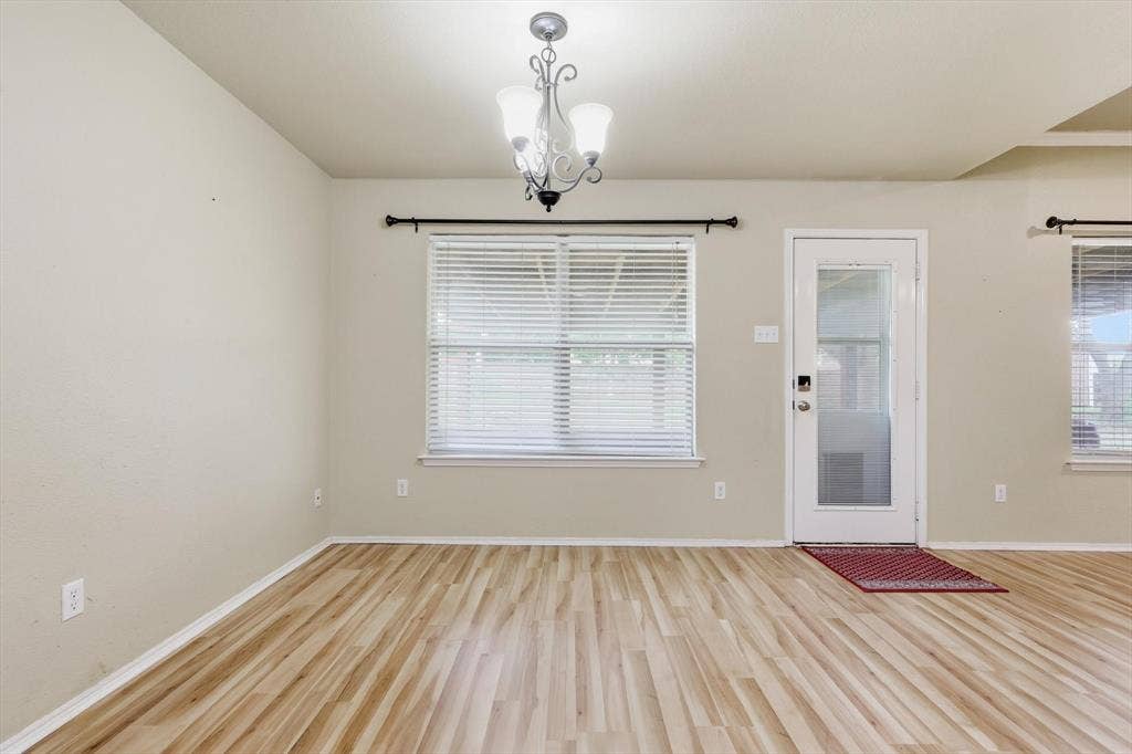 6421 Peak View Court, Midlothian, TX 76065 Lots of space for your dining room table
