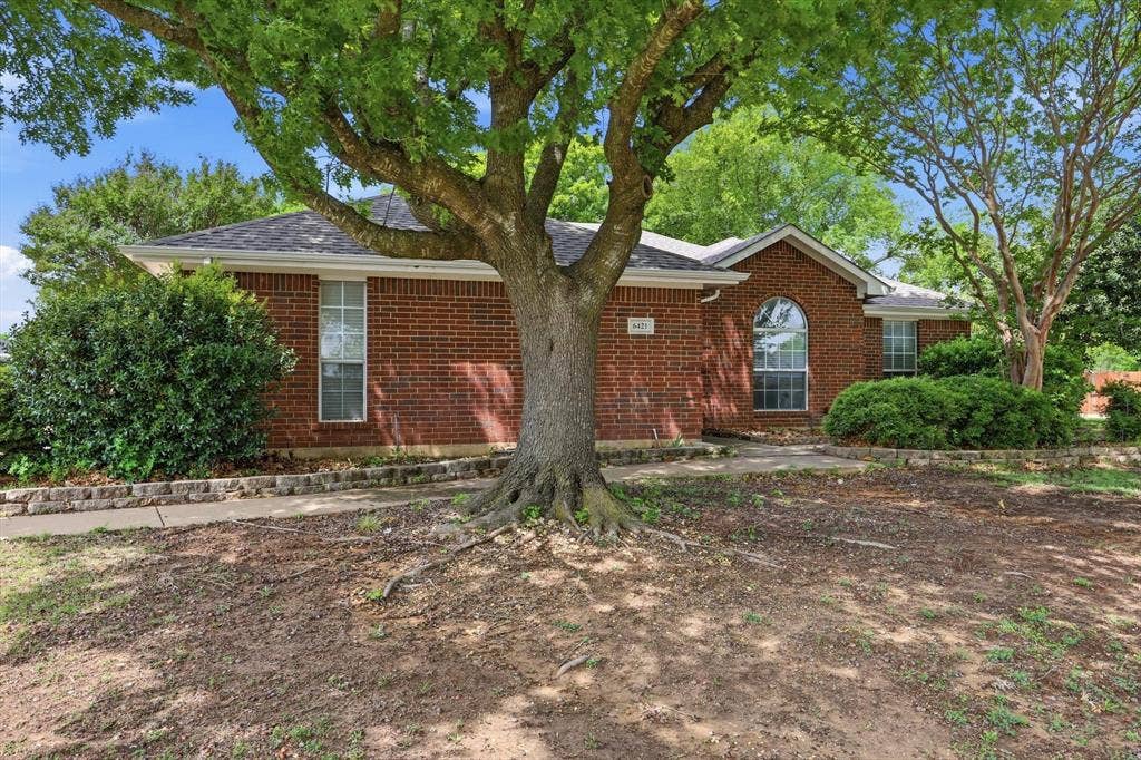 6421 Peak View Court, Midlothian, TX 76065 Another view of this charming Midlo home