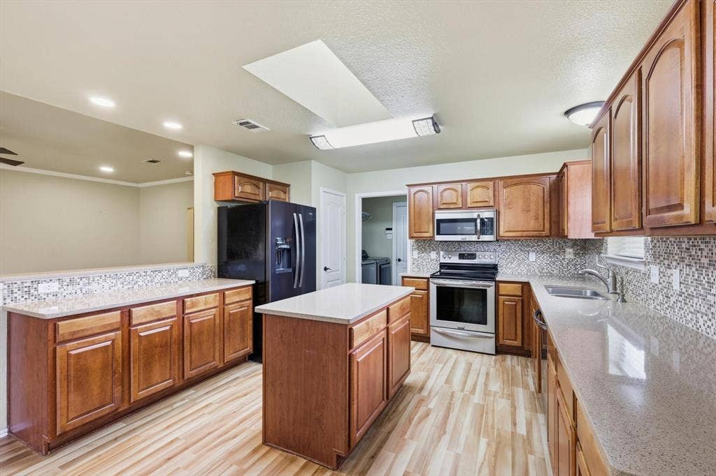 6421 Peak View Court, Midlothian, TX 76065 One more view of the kitchen