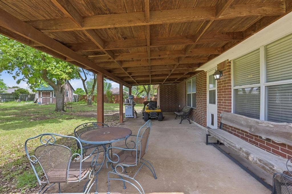 6421 Peak View Court, Midlothian, TX 76065 The expansive back patio is just waiting for your cook outs