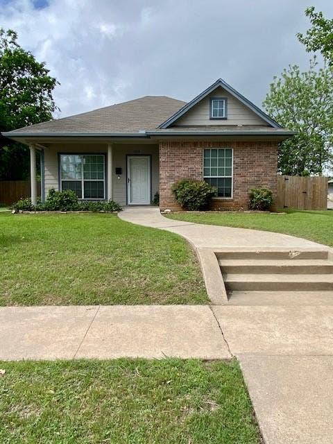 Property photo for 1008 N 14th Street, Waco, TX