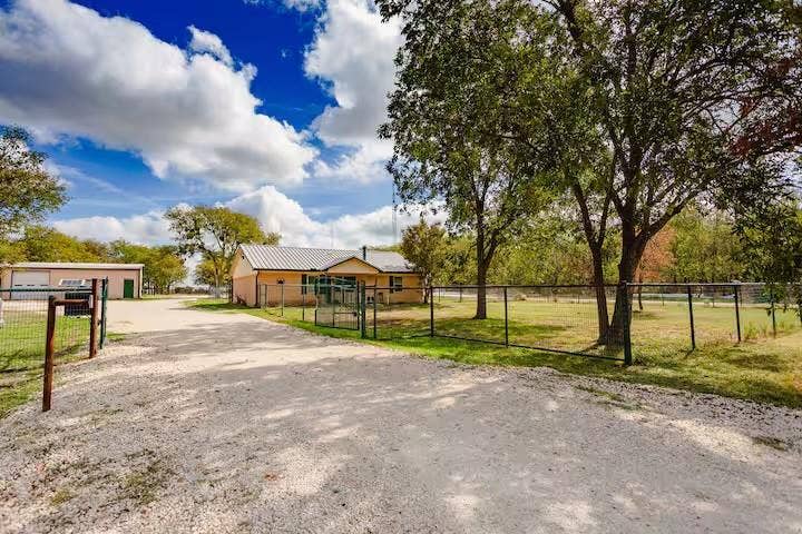 Property photo for 107 Camino Del Rosas, Woodway, TX