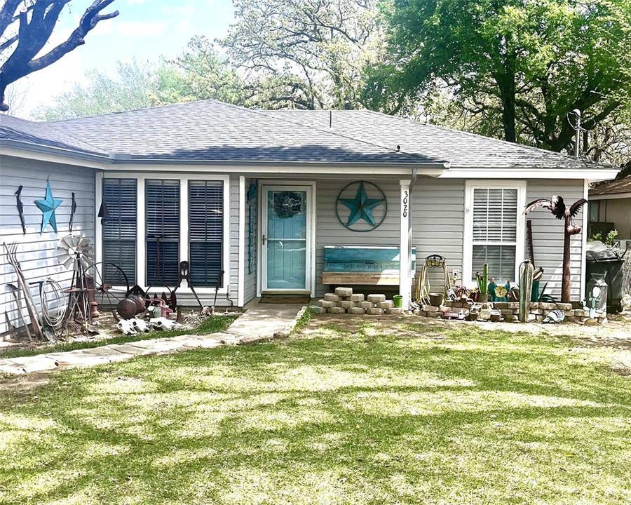 Property photo for 3020 Delaware Trail, Lake Worth, TX