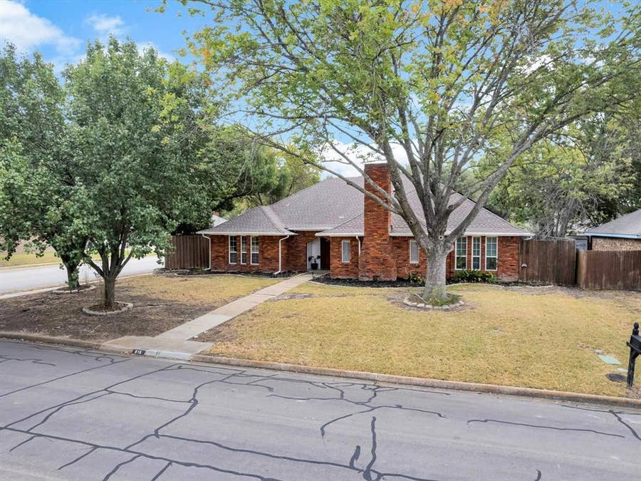 Property photo for 816 Autumn Lake Drive, Allen, TX
