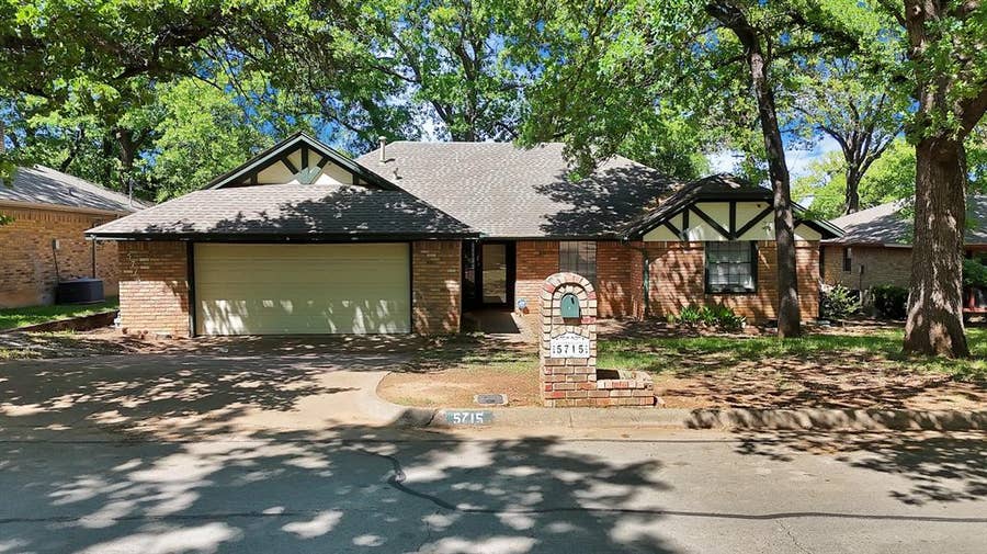 Property photo for 5715 Trail Crest Drive, Arlington, TX