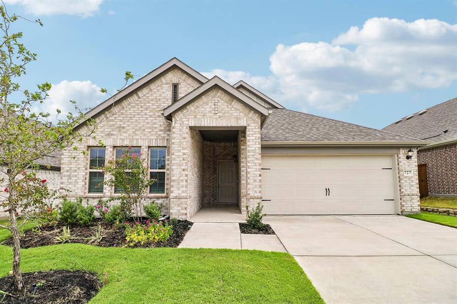 Property photo for 727 Grand Dale Drive, Lavon, TX