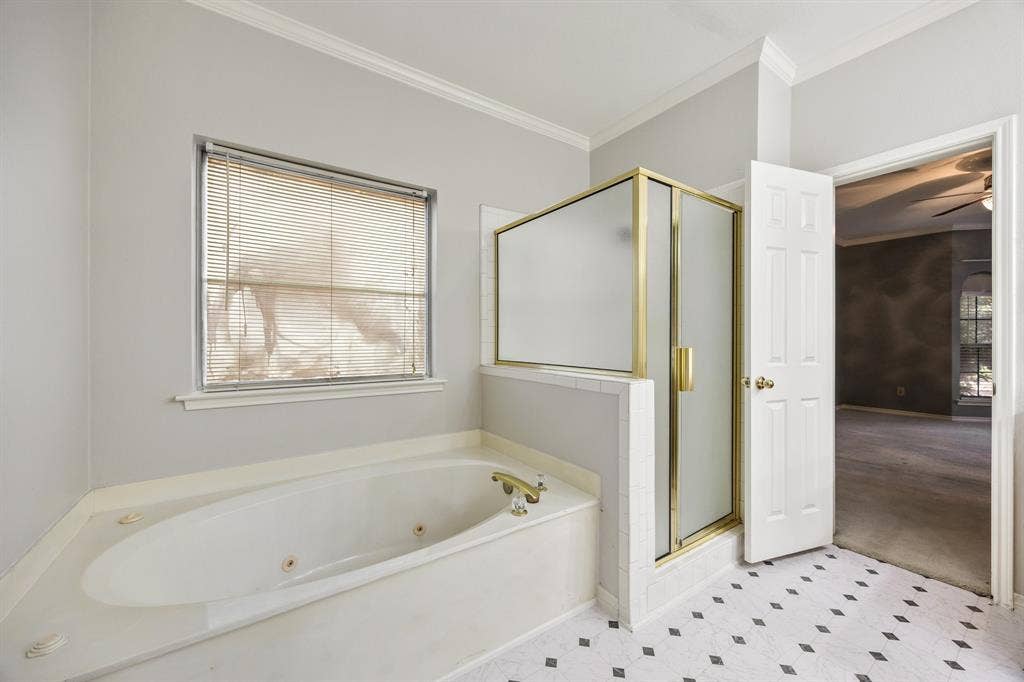 9209 Chimneywood Drive, Rowlett, TX 75089 Ensuite has a Jetted tub and separate shower