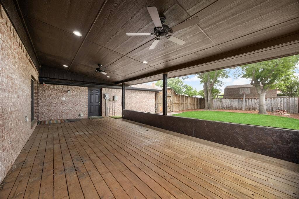 9209 Chimneywood Drive, Rowlett, TX 75089 Spacious deck overlooking the large backyard