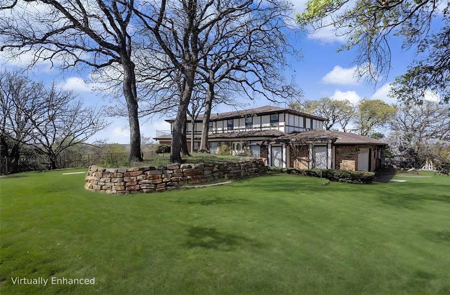 Property photo for 1434 Crownhill Drive, Arlington, TX
