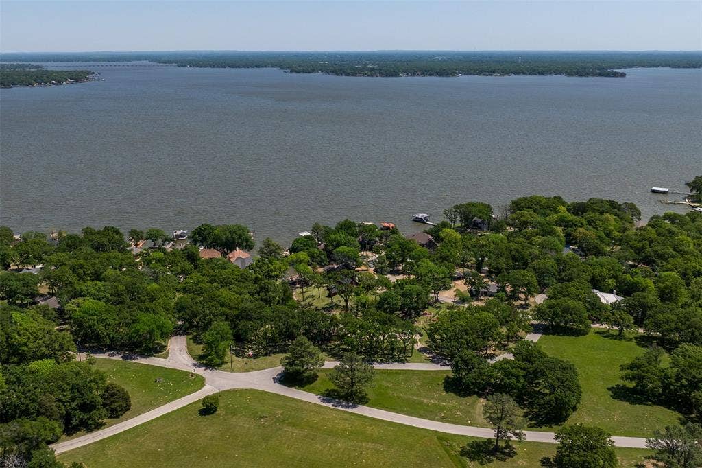 513 Winding Shore Drive, Tool, TX 75143