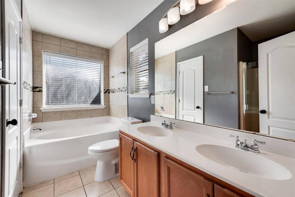 784 Tranquility Lane, Cedar Hill, TX 75104