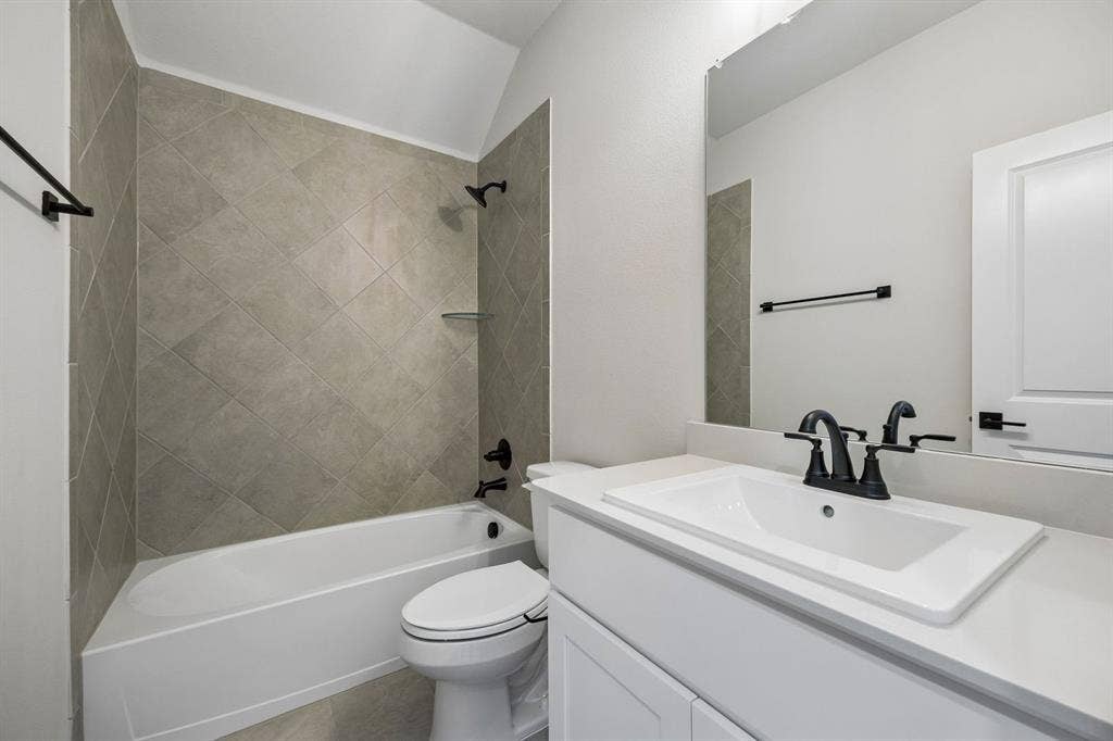 4341 Addison Street, Midlothian, TX 76065 23-4341Addison_023