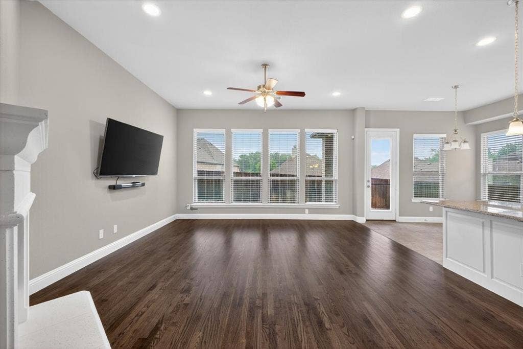2417 Barclay Court, Plano, TX 75074 Tons of natural light