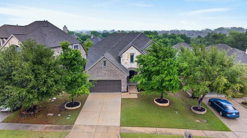 2417 Barclay Court, Plano, TX 75074 Walk up to the house