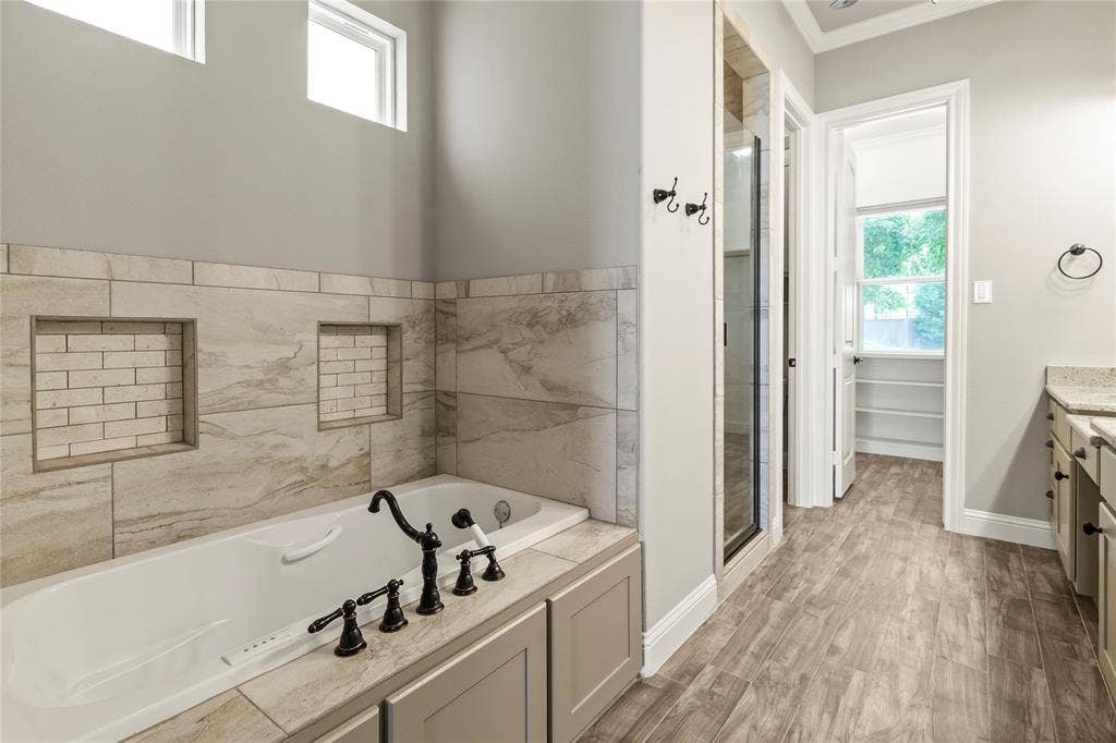 164 Marina Drive, Mabank, TX 75156 Primary bath soaking tub
