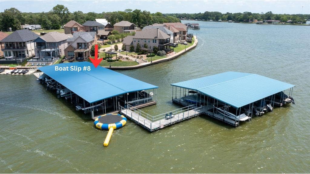 164 Marina Drive, Mabank, TX 75156 Icludes boatslip #8