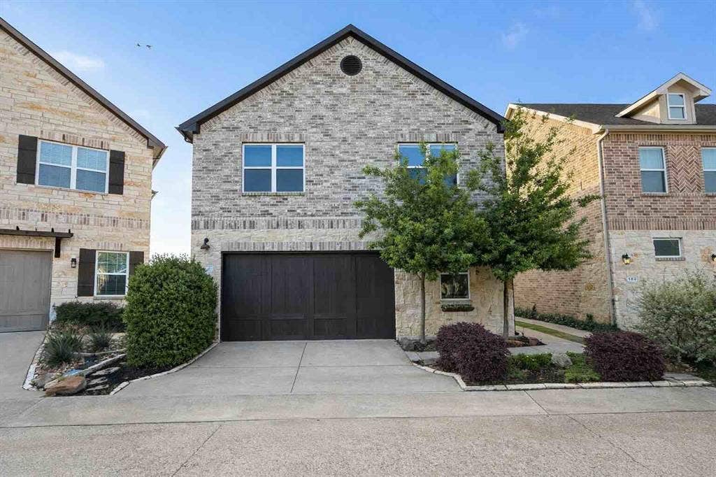 164 Marina Drive, Mabank, TX 75156 Two car garage