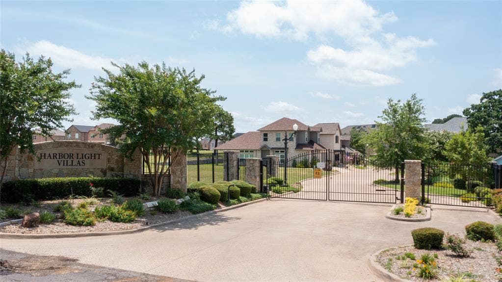 164 Marina Drive, Mabank, TX 75156 Gated community in Gun Barrel City close to stores, restaurants and more.