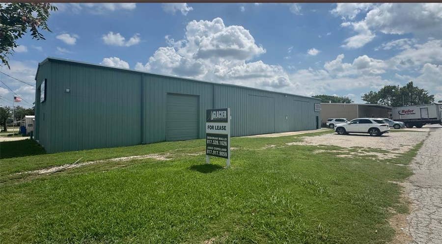 Property photo for 121 W 6th Street, Justin, TX