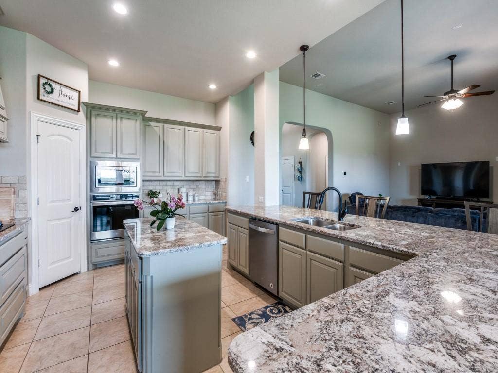 5640 Sunset Ridge, Midlothian, TX 76065 5640 Sunset Ridge, Midlothian, TX 76065