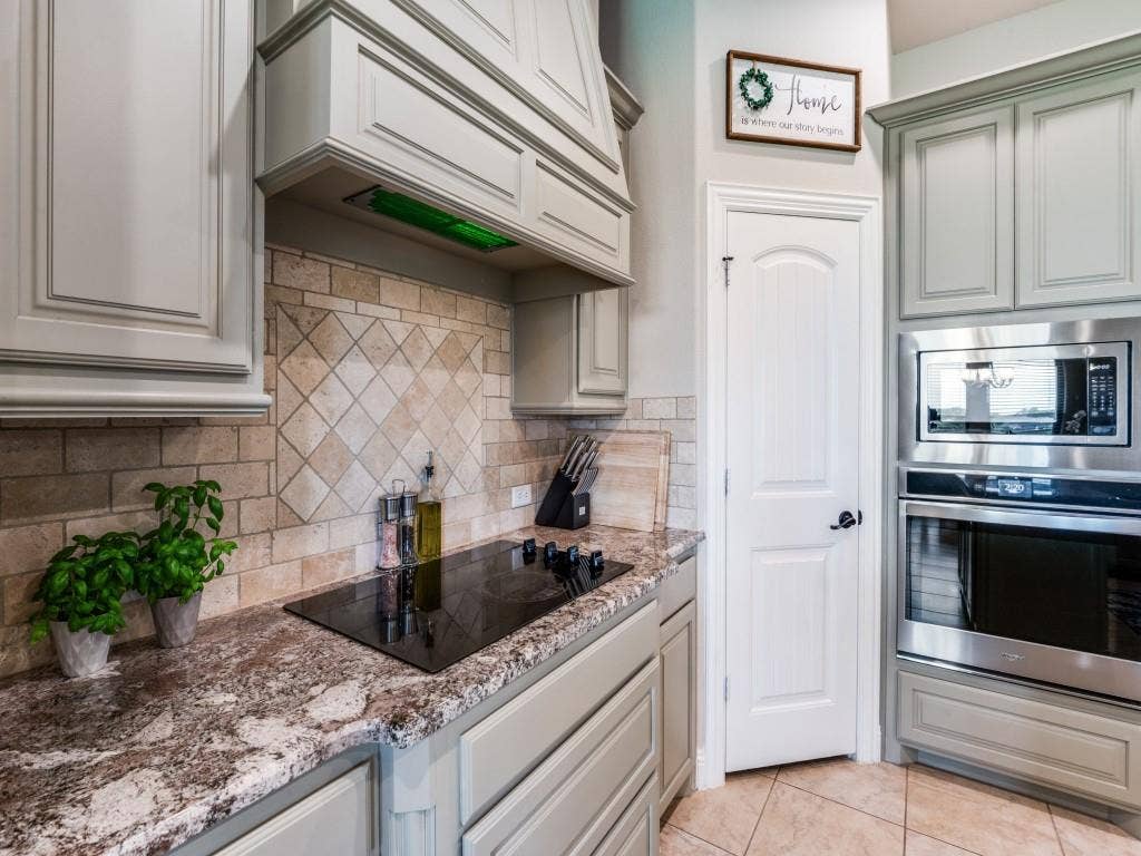 5640 Sunset Ridge, Midlothian, TX 76065 5640 Sunset Ridge, Midlothian, TX 76065
