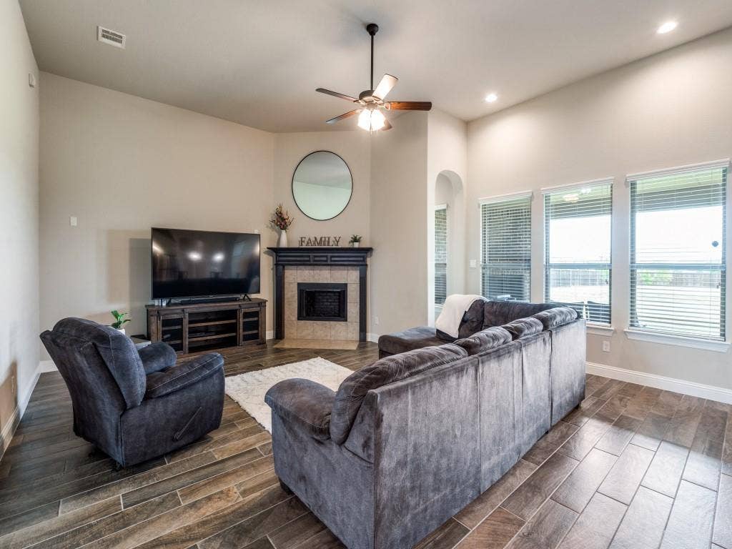 5640 Sunset Ridge, Midlothian, TX 76065 5640 Sunset Ridge, Midlothian, TX 76065