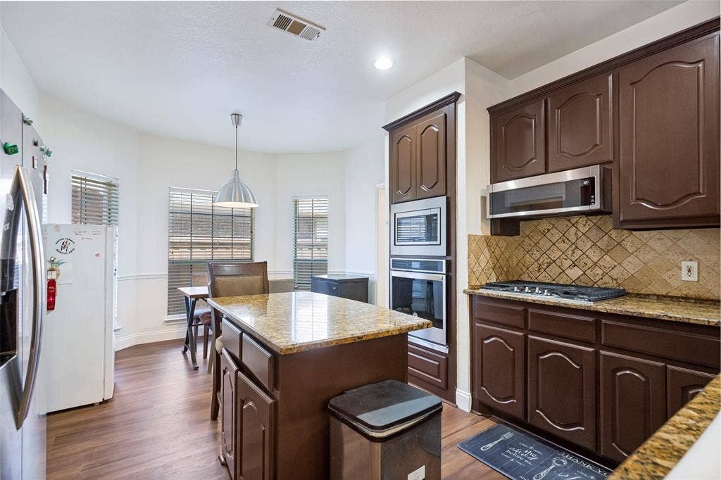 8005 Alderwood Place, Plano, TX 75025 8005 Alderwood Place, Plano, TX 75025