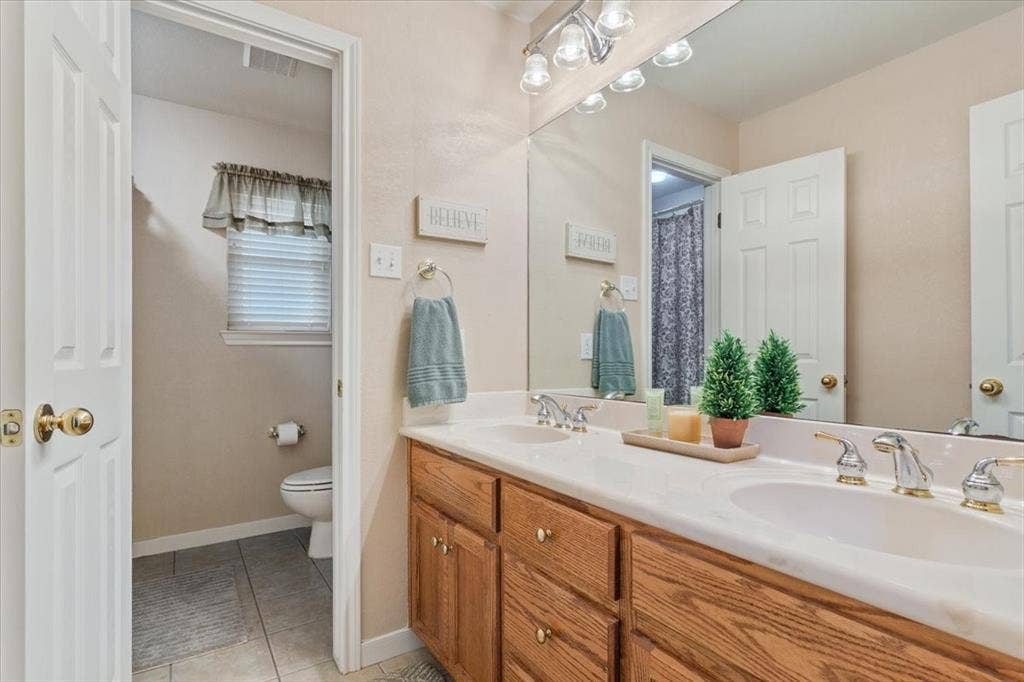 1216 Darbyton Drive, Hewitt, TX 76643 1216 Darbyton Drive, Hewitt, TX 76643