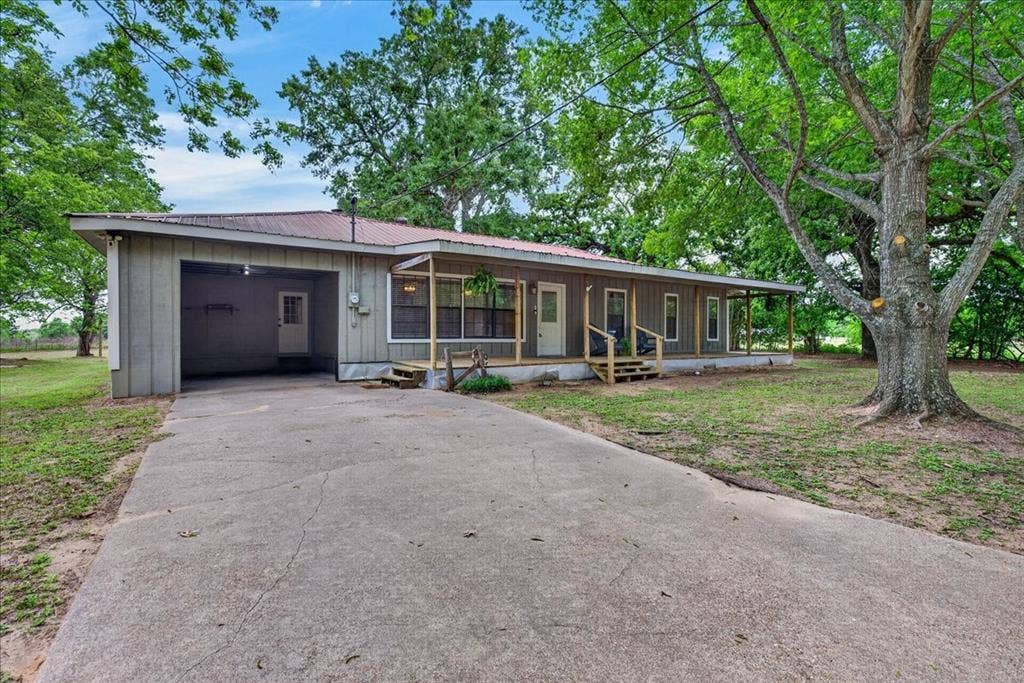 325 Lincoln Street, Trinidad, TX 75163 325 Lincoln Street, Trinidad, TX 75163